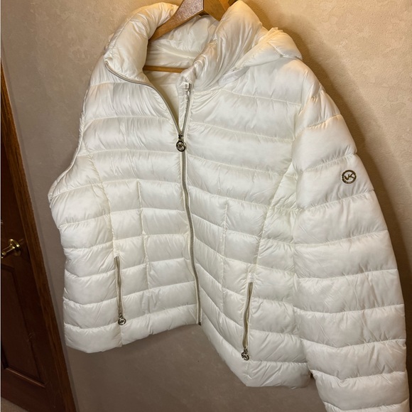 Michael Kors Cream Puffer Jacket - Picture 1 of 16